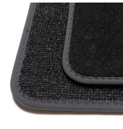 Dywaniki welurowe linia Exclusive do Suzuki Liana 2004-2008 – Czarne