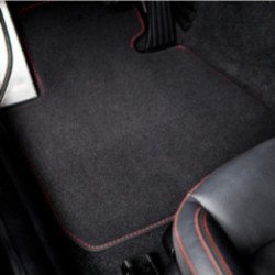 Dywaniki welurowe do BMW X5 - 2013-2018 - F15 - Czerwone Obszycie