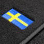 Dywaniki welurowe linia Exclusive do Volvo XC40 elektryczne 2023-2026 - Klipsy tylko w dywaniku kierowcy - Logo flagi Szwecji