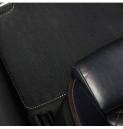 Dywaniki welurowe linia Exclusive do Dodge Challenger - III Gen - Srebrne przeszycia