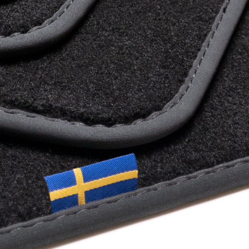 Dywaniki welurowe do Volvo 164 - 1968-1975 - Amazon - metka z flagą Szwecji