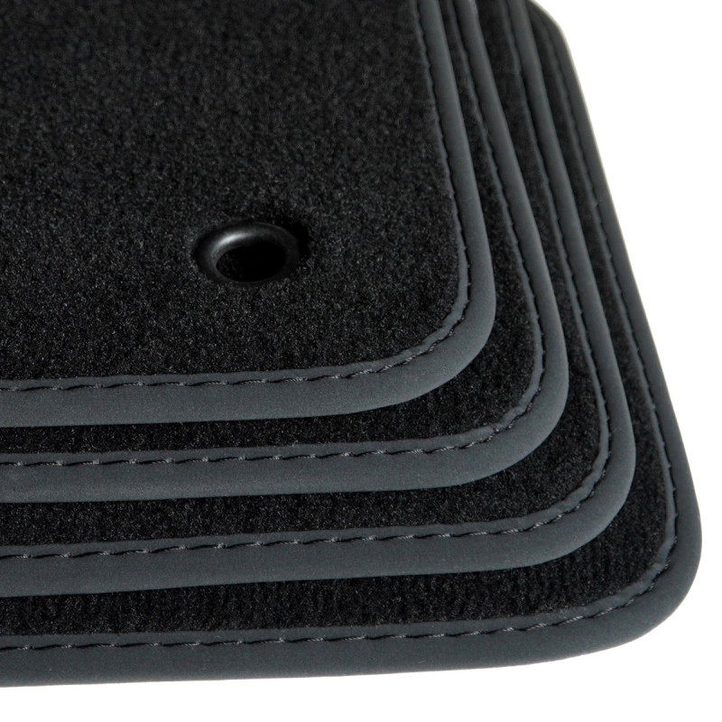Dywaniki welurowe linia Premium do Jeep Cherokee 2013-2023 - KL - Czarne