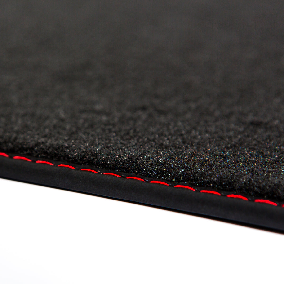 Dywaniki welurowe do Audi A4 & S4 – 2000-2008 – Sedan, Wagon B6 & B7 – Czerwone Przeszycia