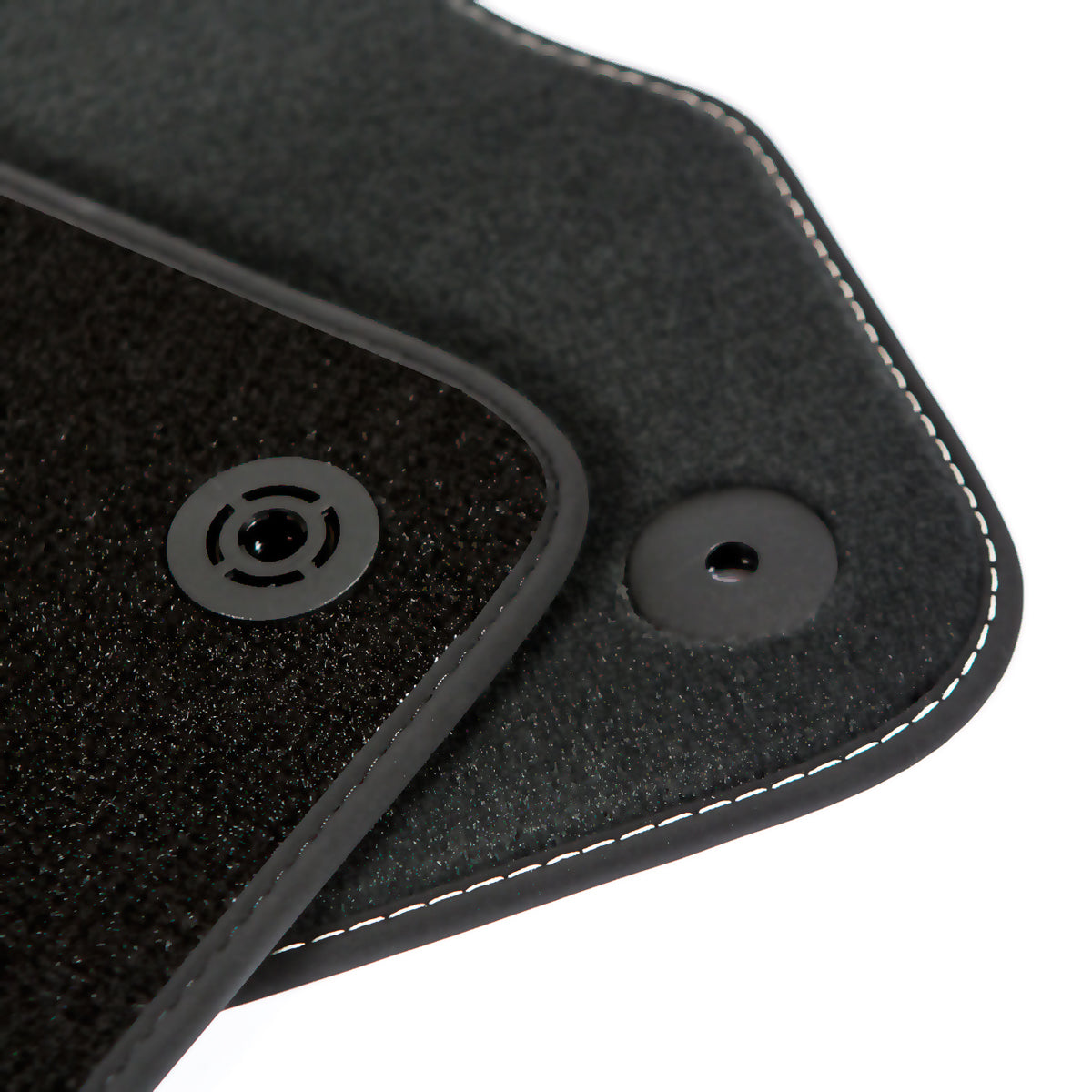 Dywaniki welurowe do Audi A4 & S4 – 2015-2024 – B9 – Srebrne Przeszycia