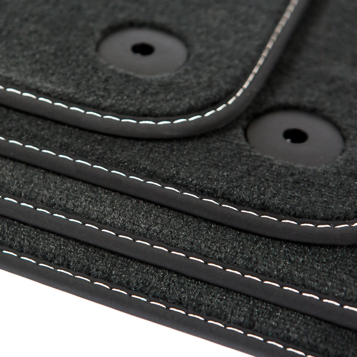 Dywaniki welurowe do Audi A4 & S4 – 2015-2024 – B9 – Srebrne Przeszycia